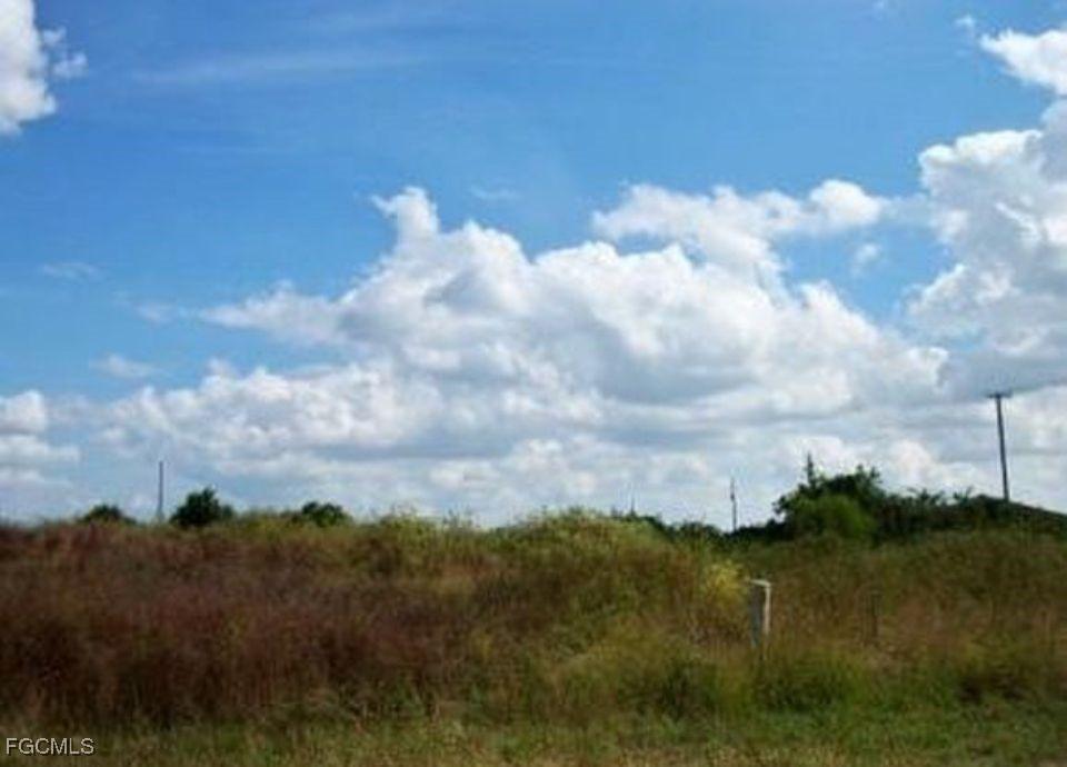 1102 Adeline Ave., Lehigh Acres, FL 33971