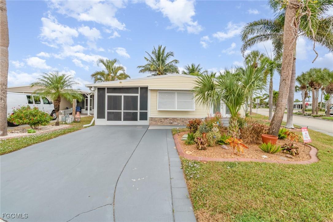 11240 Azalea Ln., Fort Myers Beach, FL 33931