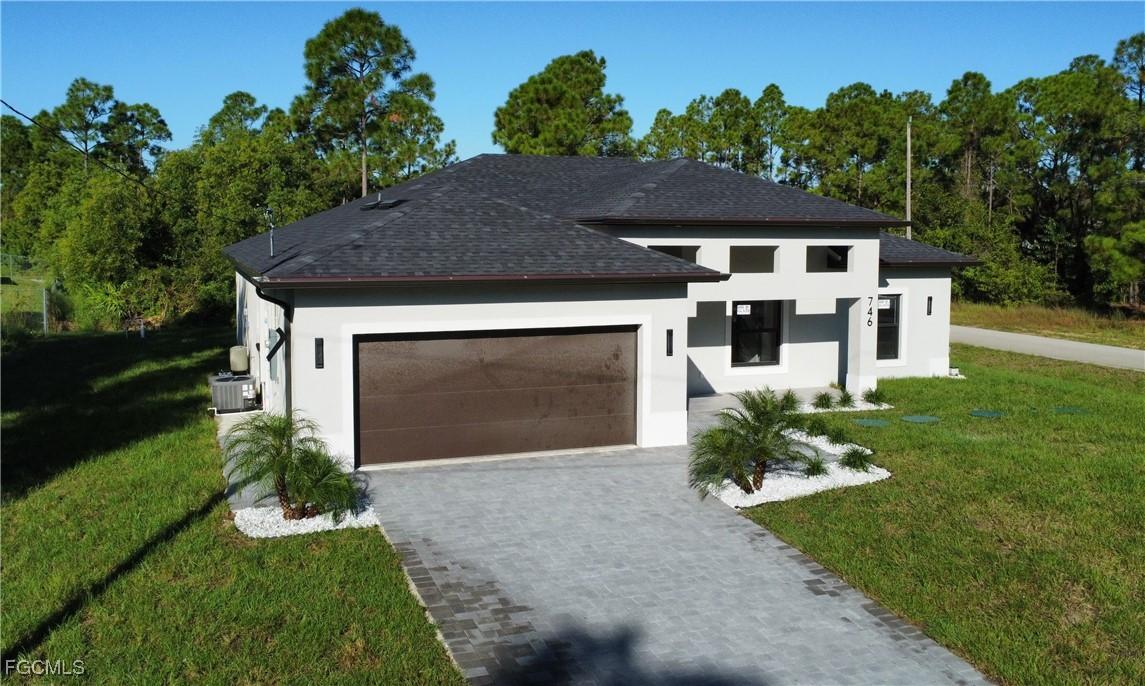 746 Courtland Ave., Lehigh Acres, FL 33974