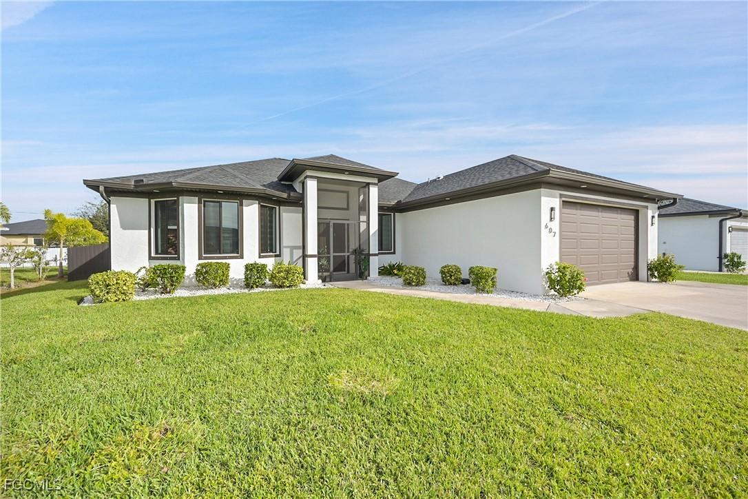 607 NW 16th Pl., Cape Coral, FL 33993