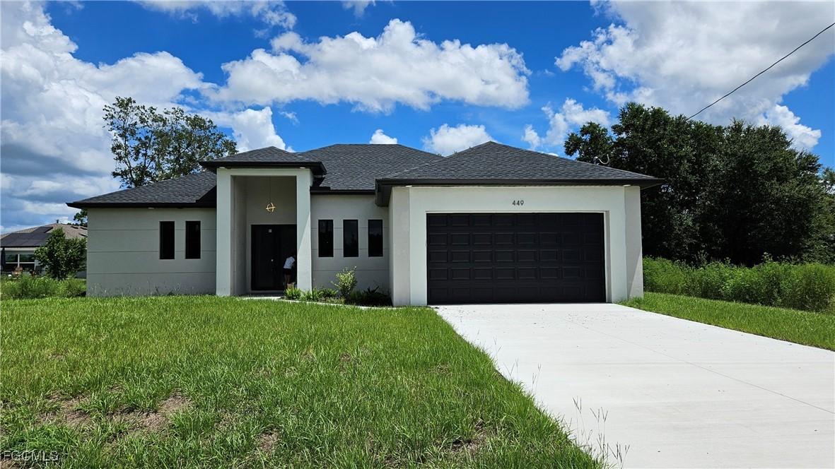 449 Redwing St., Lehigh Acres, FL 33974