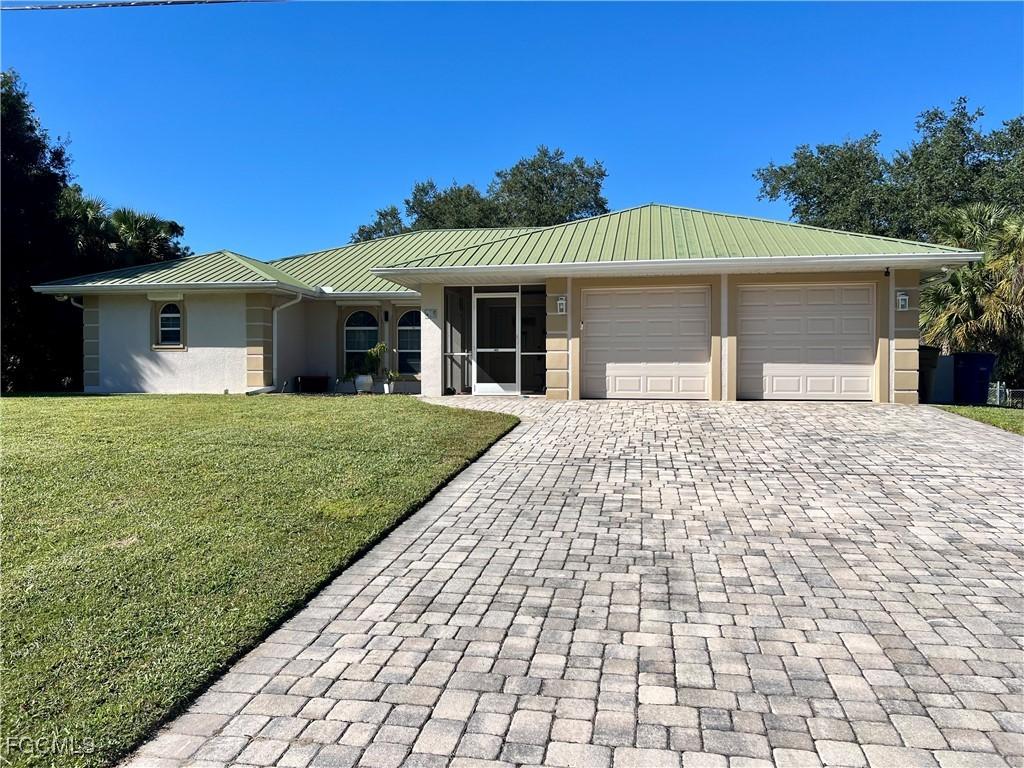 415 Jackson Ave., Lehigh Acres, FL 33972