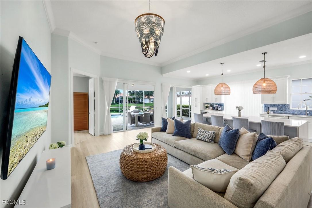 4453 Novato Ct., Naples, FL 34109