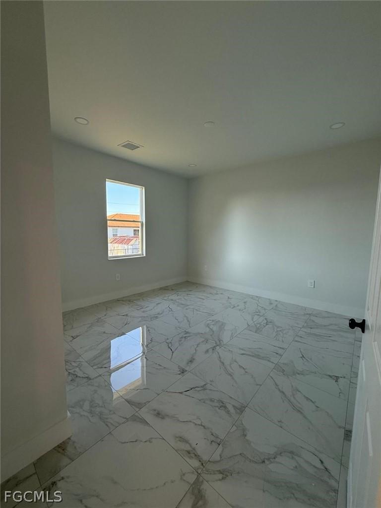 352 Pullman St., Lehigh Acres, FL 33974