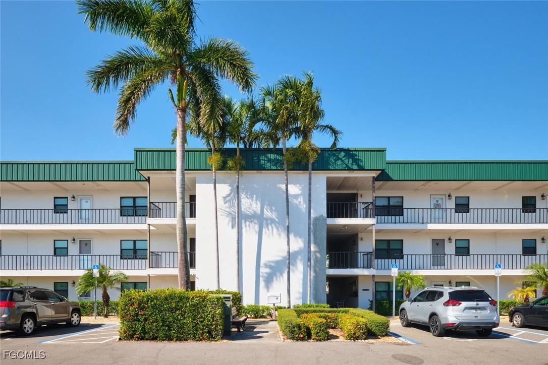 1747 Pebble Beach Dr. #208, Fort Myers, FL 33907