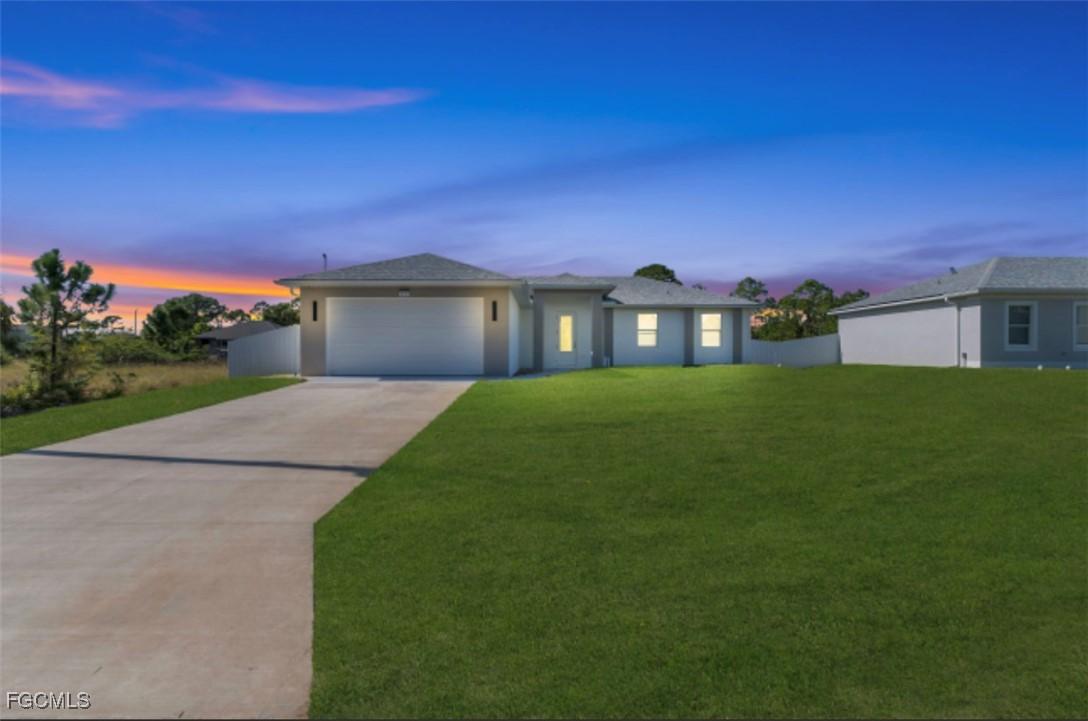 528 Redwood Ave., Lehigh Acres, FL 33974