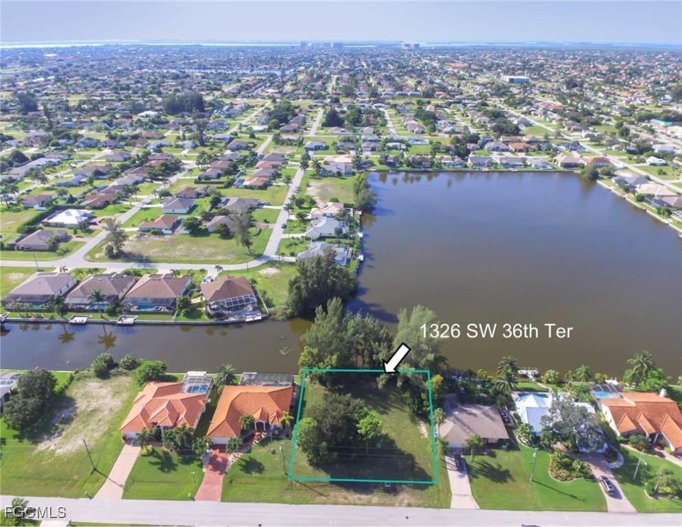 1326 SW 36th Ter., Cape Coral, FL 33914