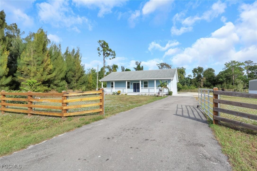 8117 Breeze Dr., North Fort Myers, FL 33917