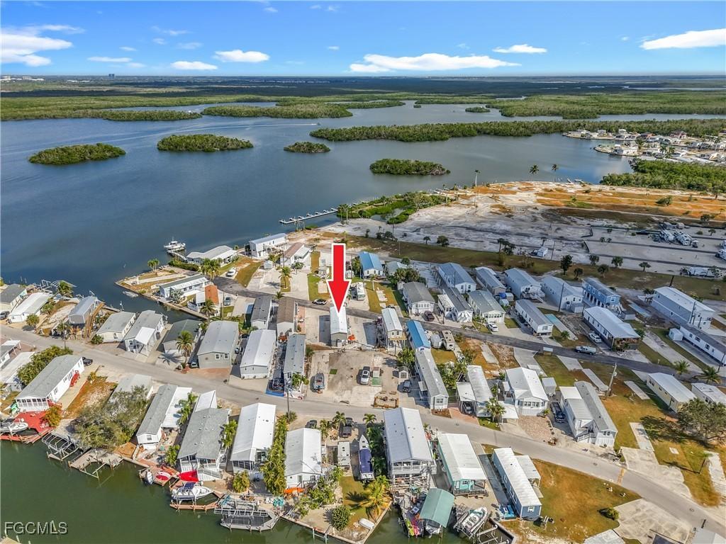 16 Helen Ln., Fort Myers Beach, FL 33931