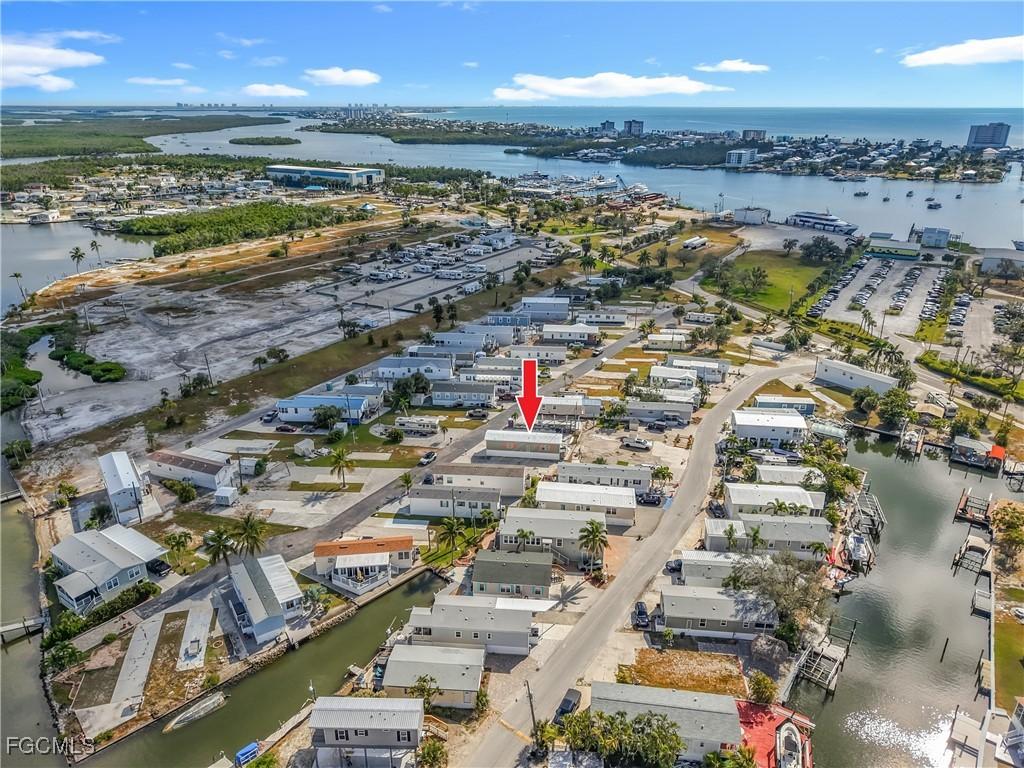 16 Helen Ln., Fort Myers Beach, FL 33931