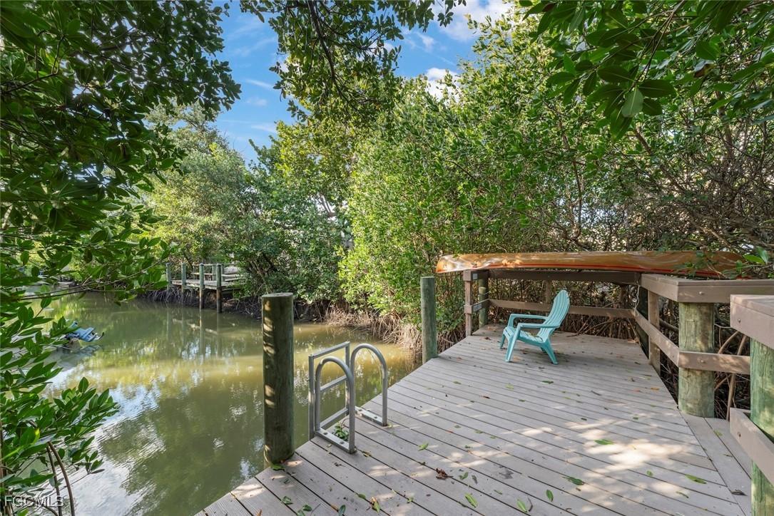 561 Periwinkle Way #E4, Sanibel, FL 33957