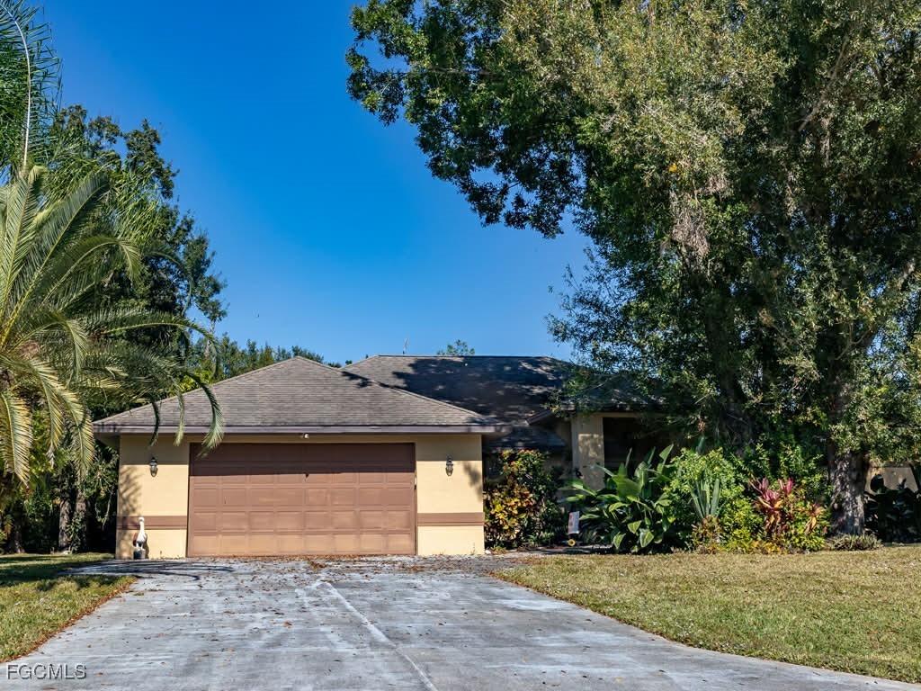 7841 Deni Dr., North Fort Myers, FL 33917
