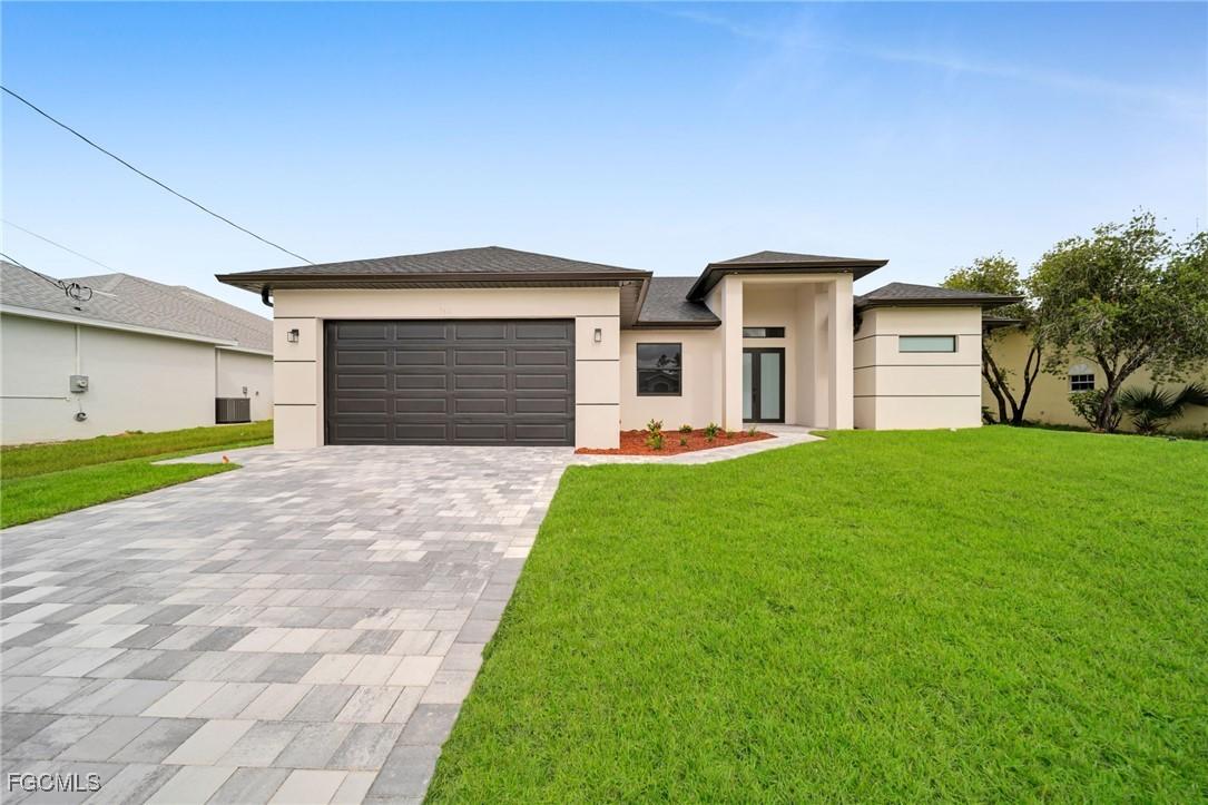 743 Chestnut St., Lehigh Acres, FL 33974