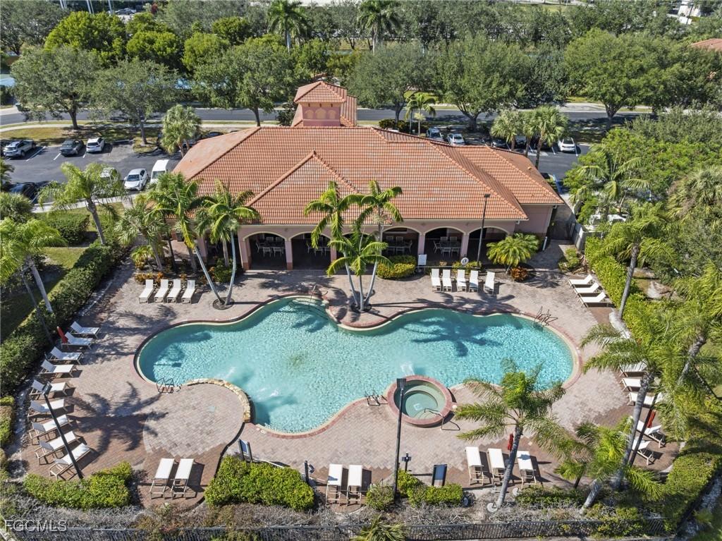 7448 Bristol Cir., Naples, FL 34120