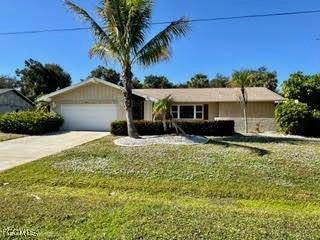 5560 Burnham Ct., North Fort Myers, FL 33903