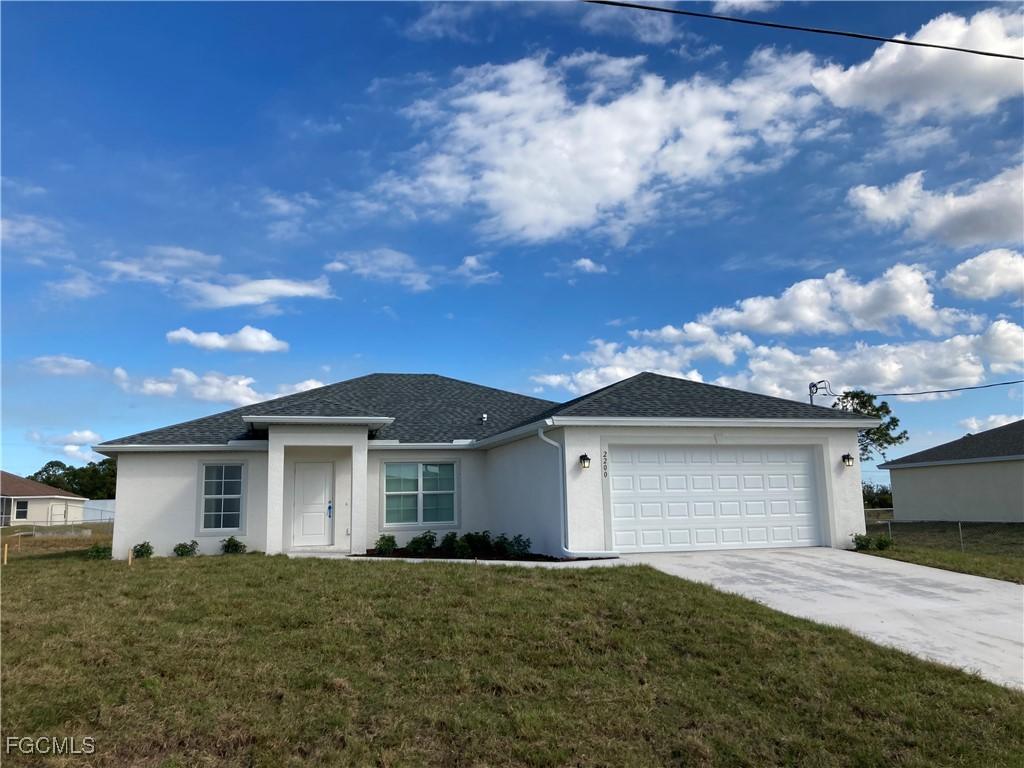 2918 Connie Ave., Lehigh Acres, FL 33971