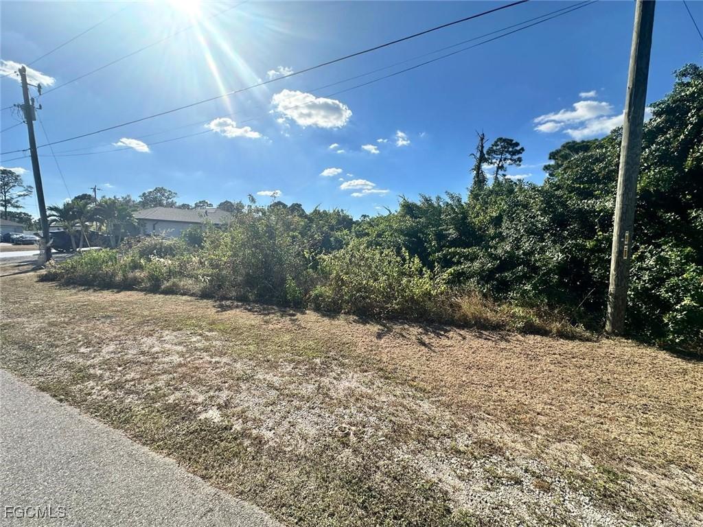 52 Ida Ave., Lehigh Acres, FL 33976