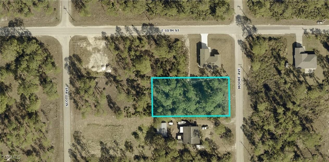 921 Moore Ave., Lehigh Acres, FL 33972