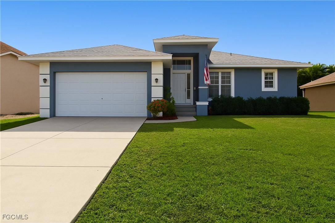 8821 Woodgate Manor Ct., Fort Myers, FL 33908