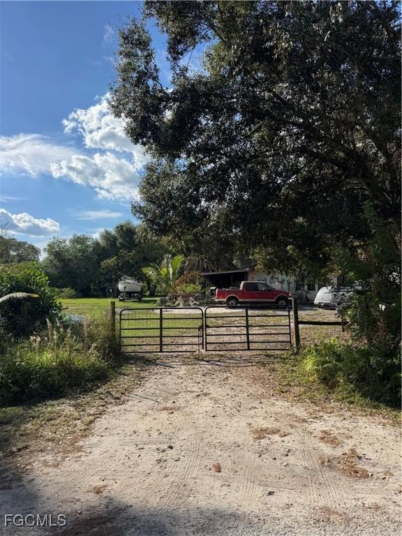 837 Pine Cone Ave., Clewiston, FL 33440