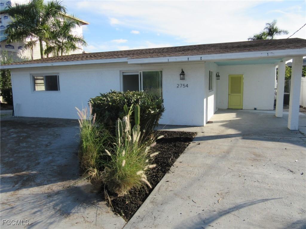 2754 Shoreview Dr., Naples, FL 34112