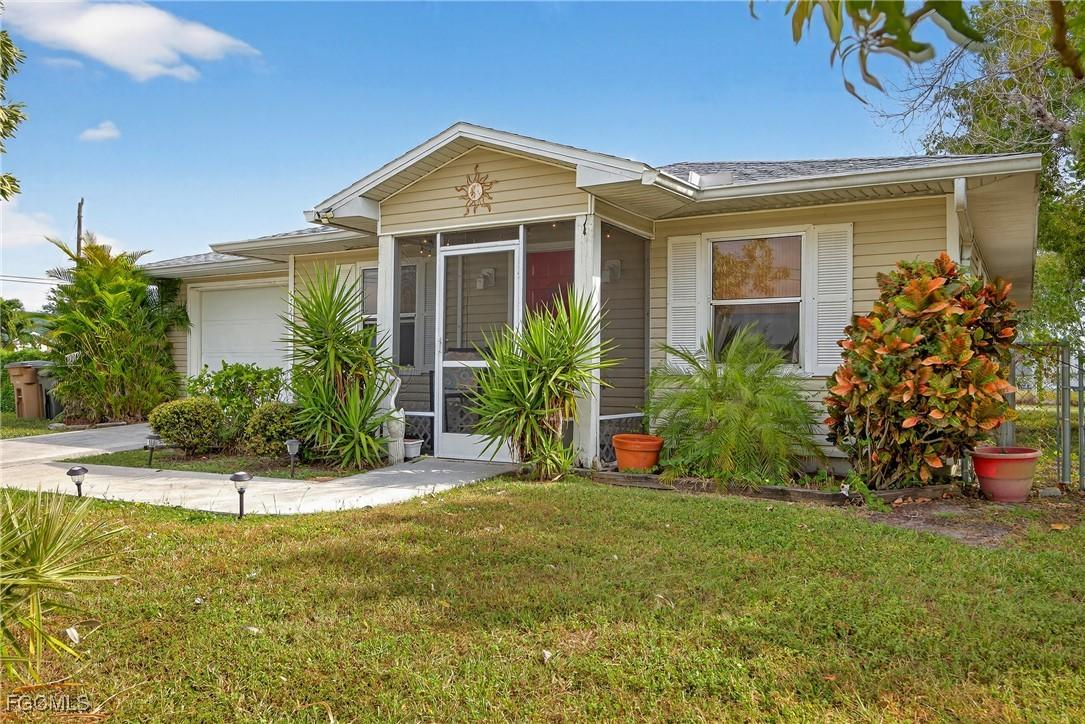 1723 NE 1st Pl., Cape Coral, FL 33909