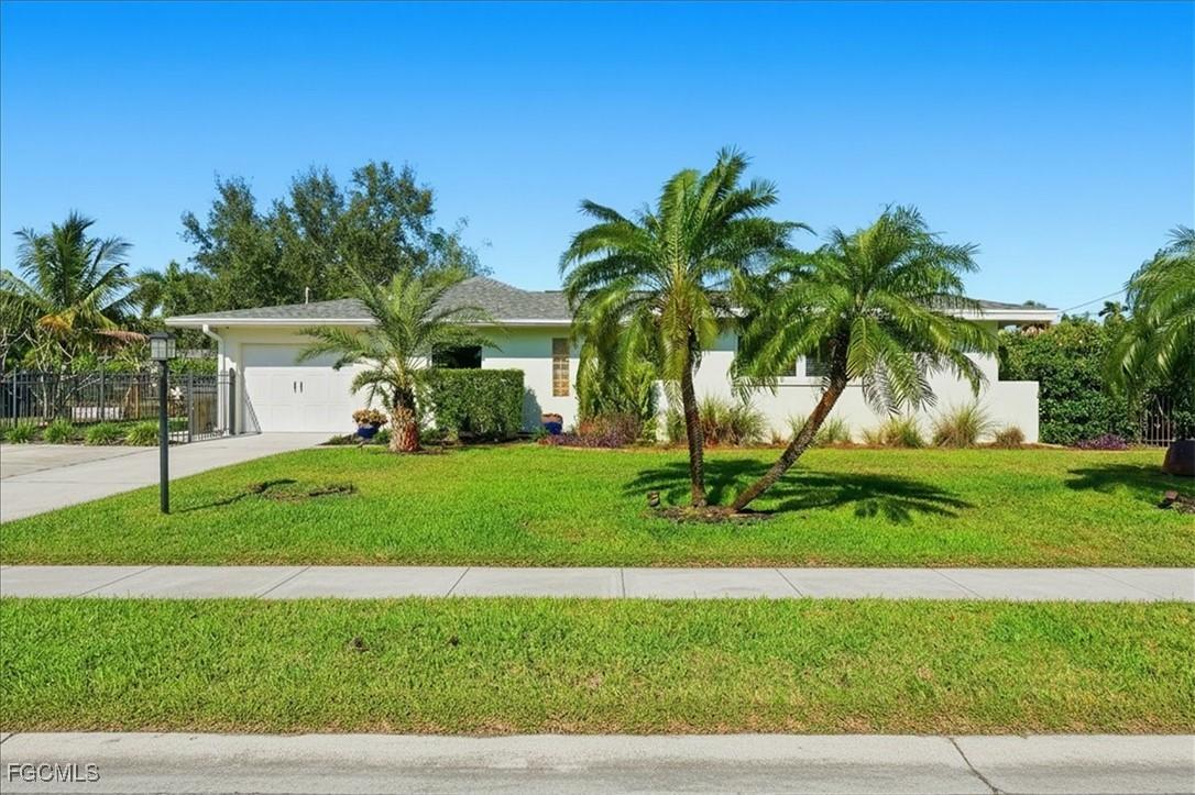 1023 El Valle Ave., Fort Myers, FL 33919