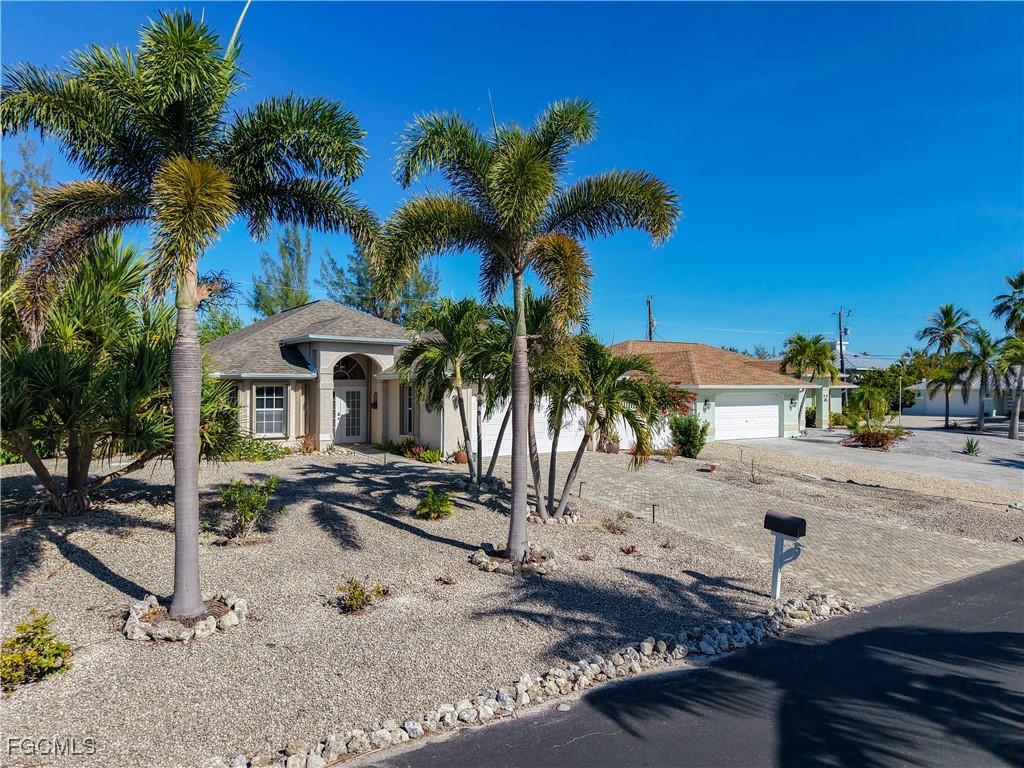 3472 Manatee Dr., St James City, FL 33956