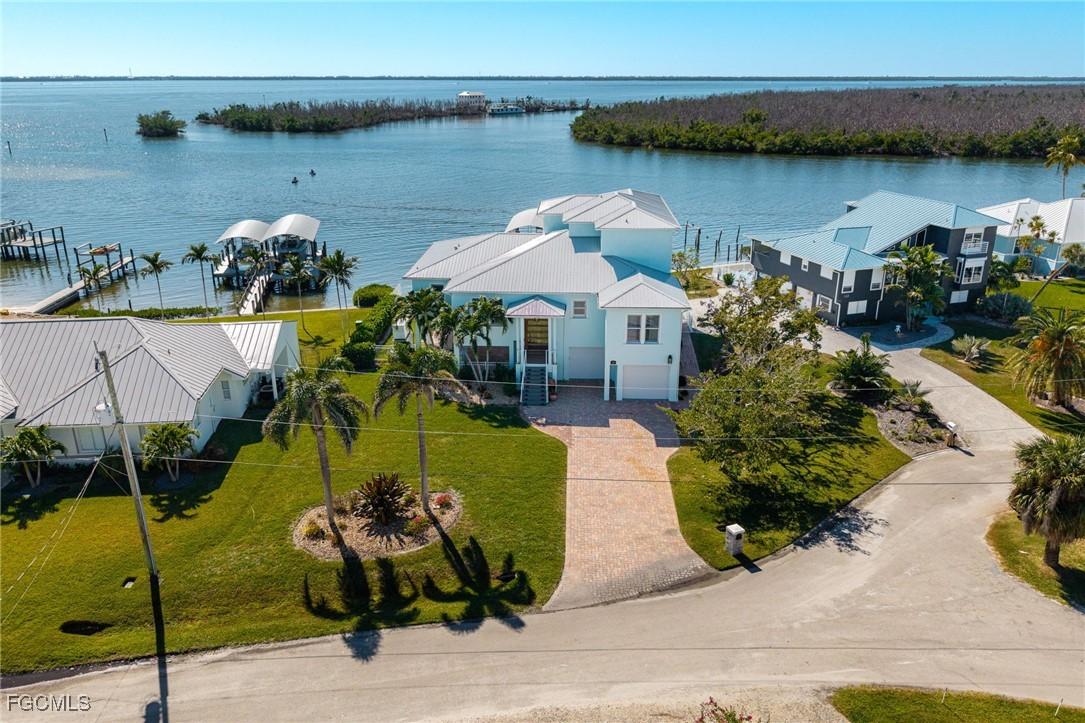 3807 San Carlos Dr., St James City, FL 33956