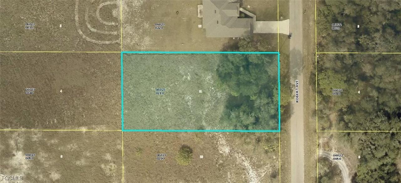 1717 Robert Ave., Lehigh Acres, FL 33972