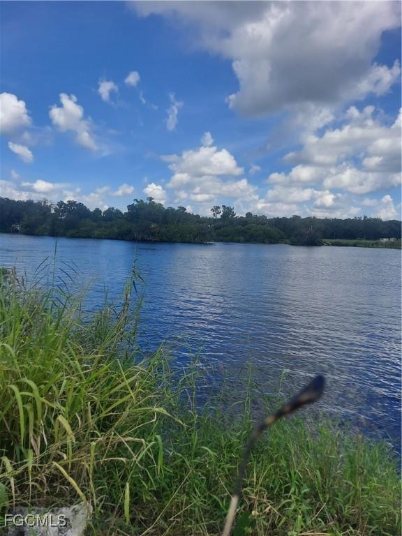 2114 Silk Bay Blvd., Alva, FL 33920