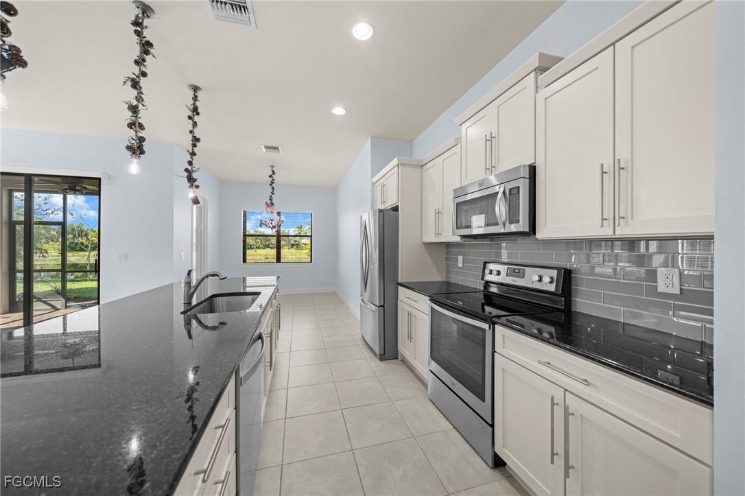 11720 Avingston Ter., Fort Myers, FL 33913