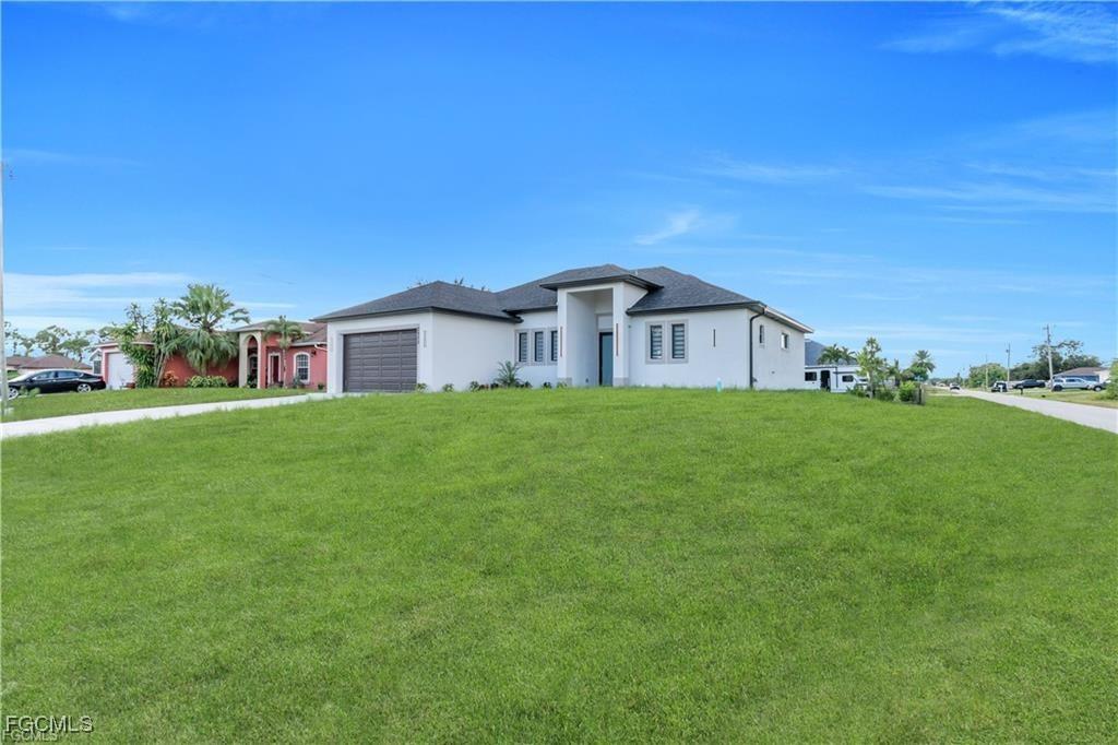 2900 Bruce Ave., Lehigh Acres, FL 33976