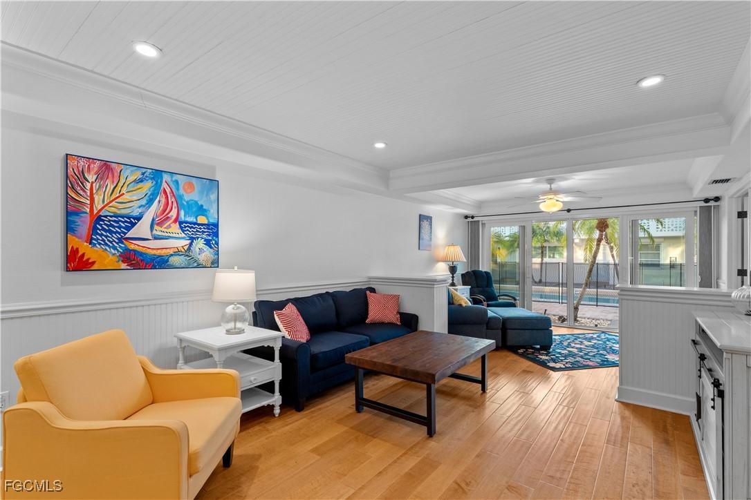 320 14th Ave. #320C, Naples, FL 34102