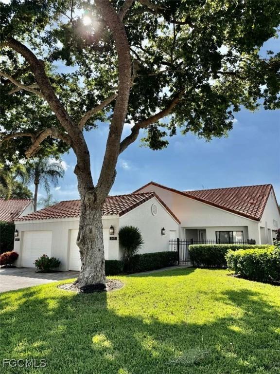 547 Beachwalk Cir., Naples, FL 34108