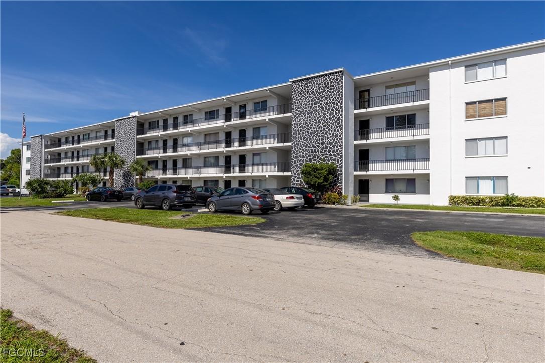 4906 Victoria Dr. #313, Cape Coral, FL 33904