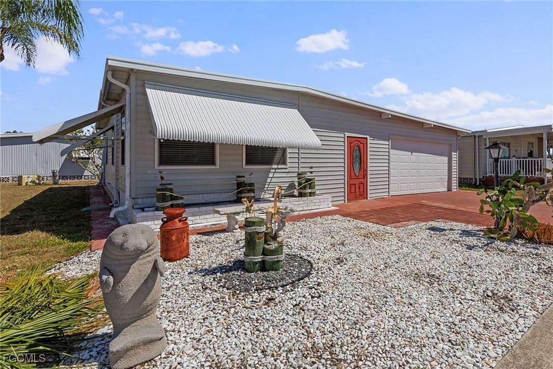 432 Snead Dr., North Fort Myers, FL 33903