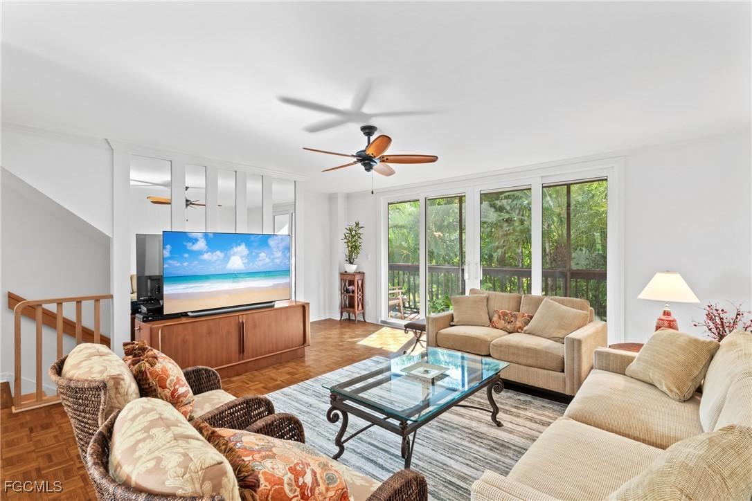 995 9th Ave. #5, Naples, FL 34102