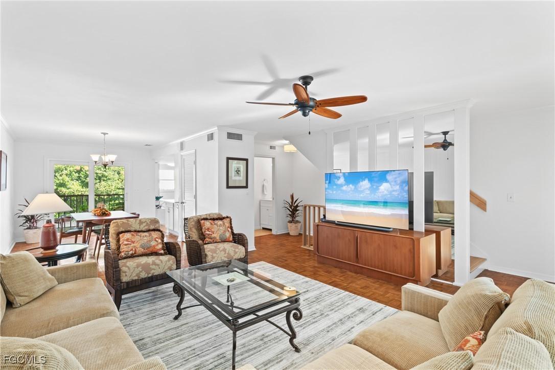 995 9th Ave. #5, Naples, FL 34102