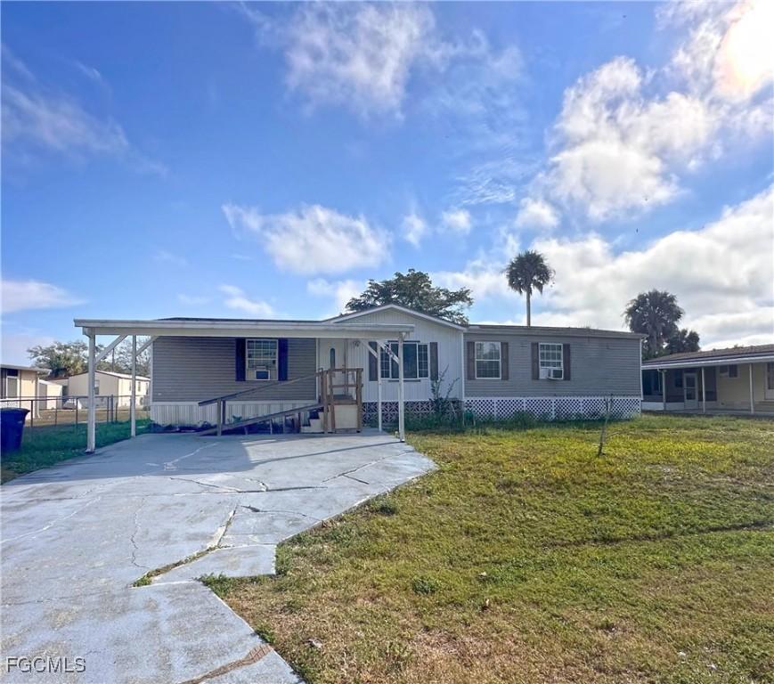 7607 Peyraud Dr., North Fort Myers, FL 33917