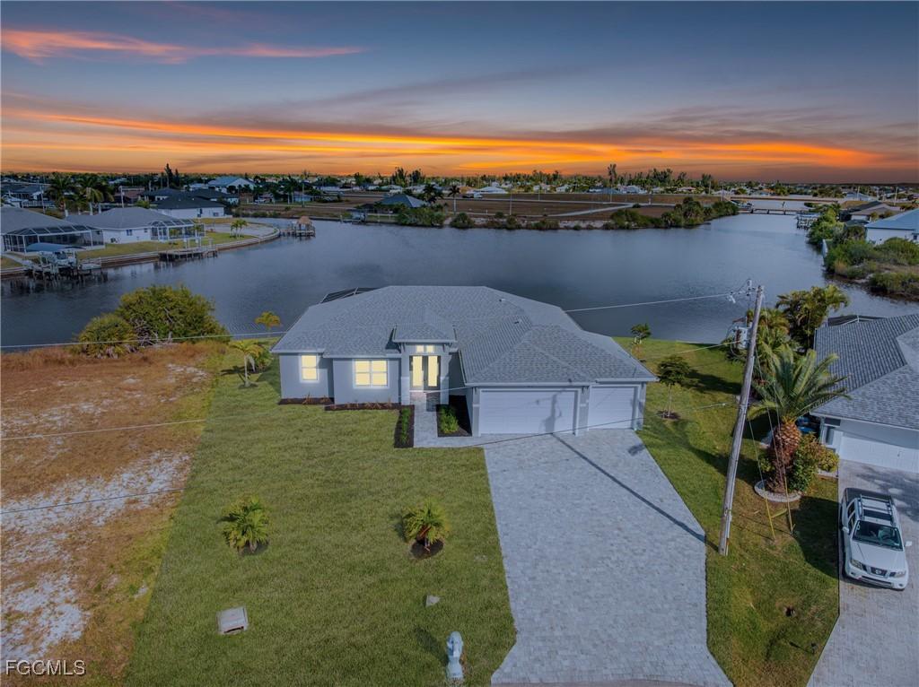 913 NW 33rd Pl., Cape Coral, FL 33993