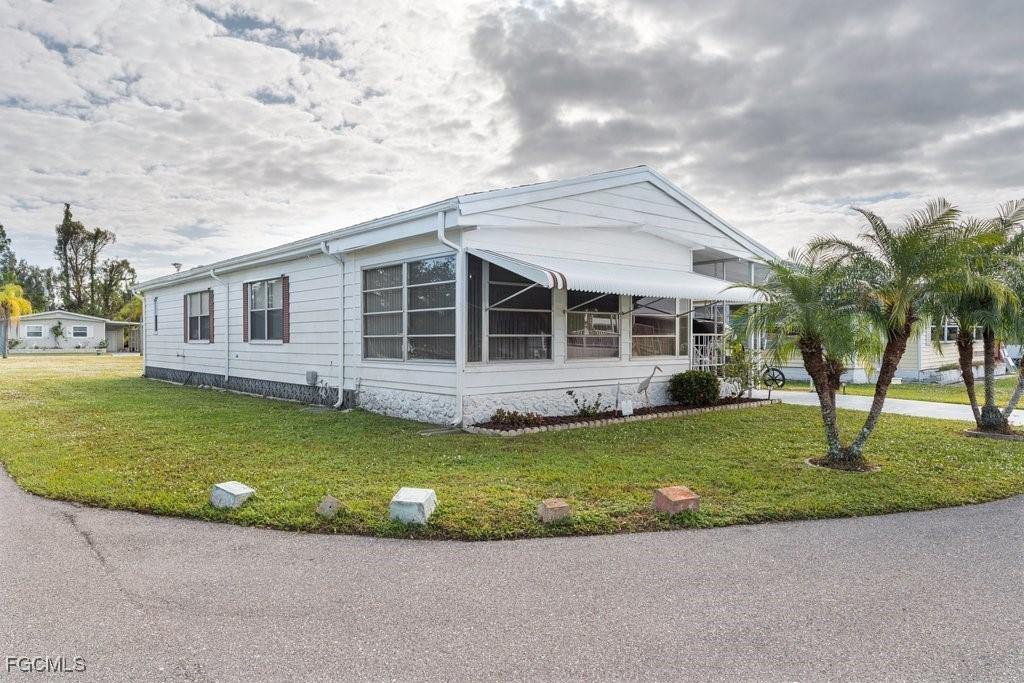 2798 Teakwood Blvd., North Fort Myers, FL 33917