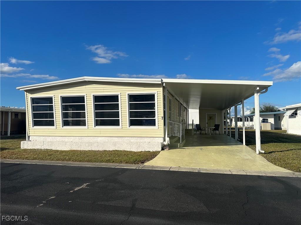 7 Elder St., Alva, FL 33920