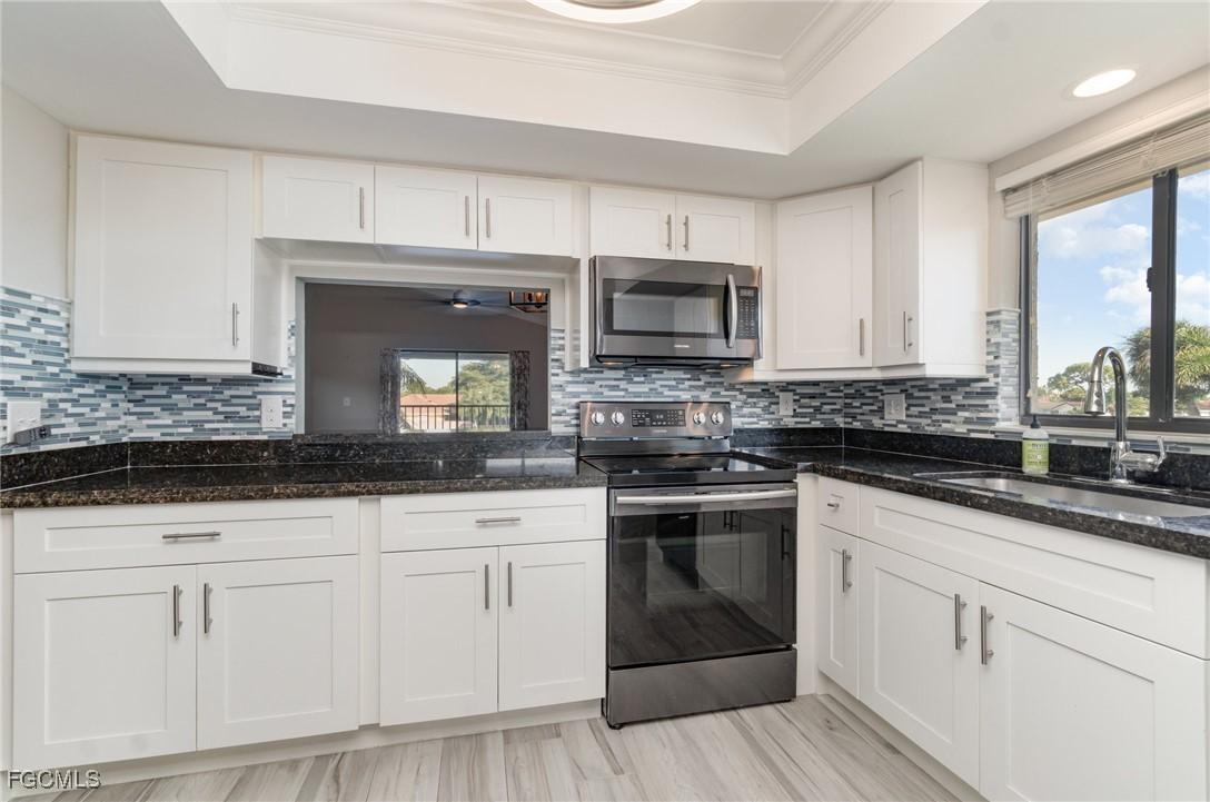 4321 Country Club Blvd. #207, Cape Coral, FL 33904