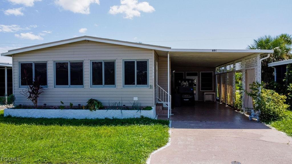 5506 Virginia Dare Ln., North Fort Myers, FL 33917