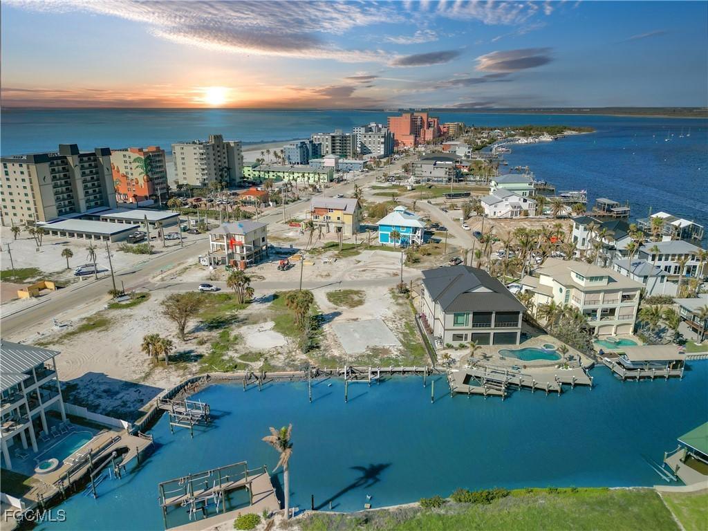 581 Carlos Cir., Fort Myers Beach, FL 33931