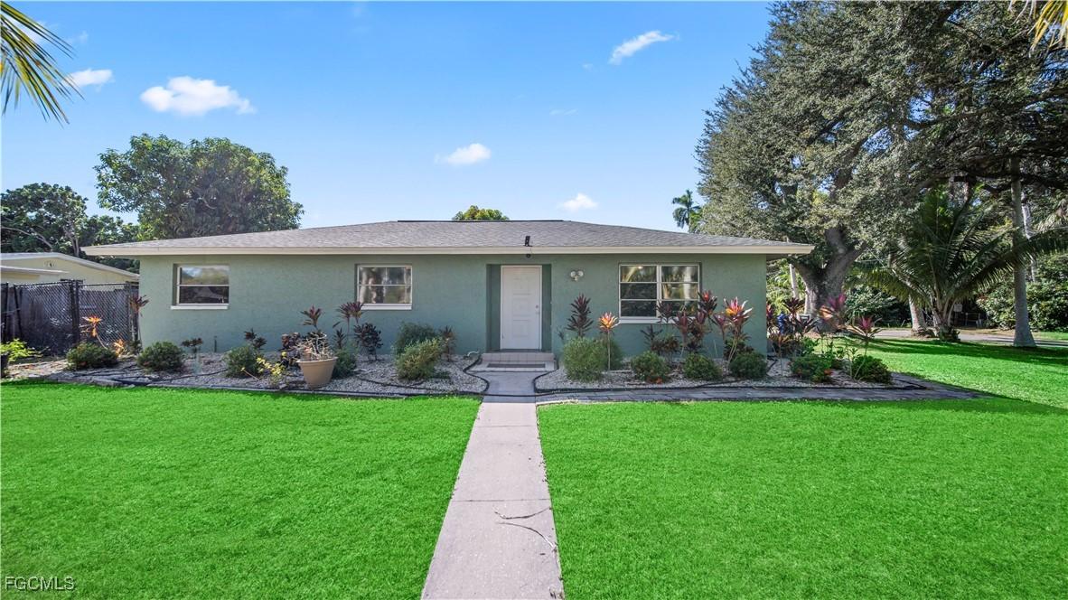 50 Palm Tree Ter., Fort Myers, FL 33905