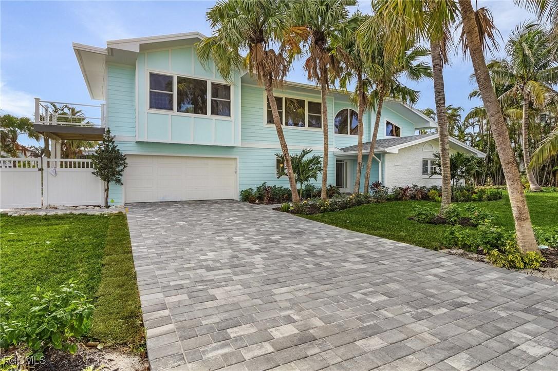 1543 San Carlos Bay Dr., Sanibel, FL 33957
