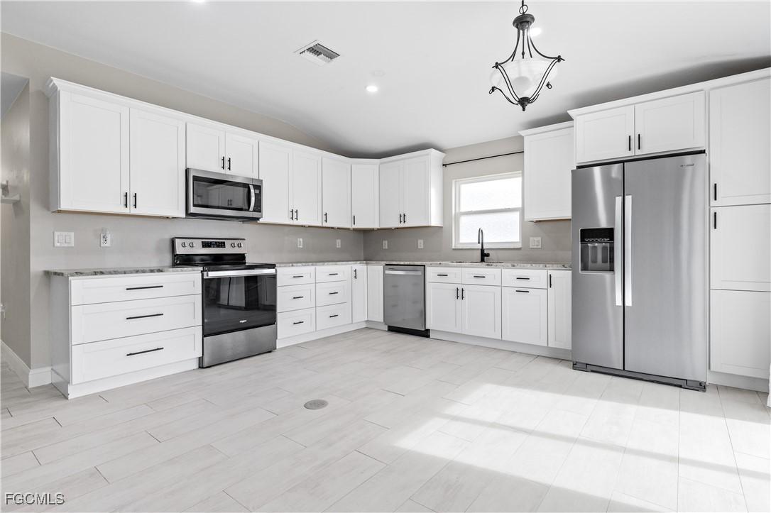 606 SE 2nd Ter., Cape Coral, FL 33990