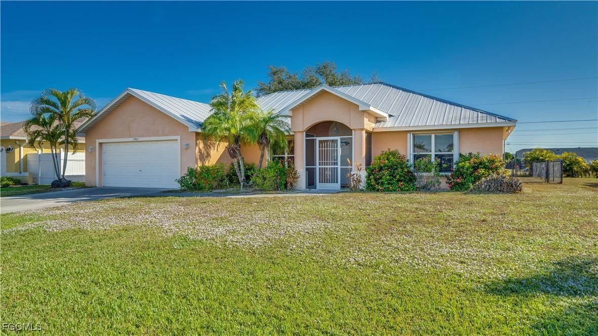 1901 SE 5th Pl., Cape Coral, FL 33990